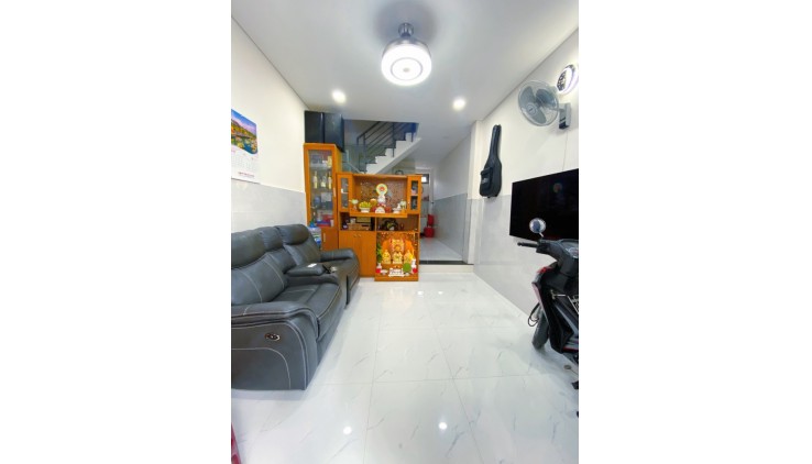 Bán Gấp Nhà HXH Nơ Trang Long 7x9 ngay ĐH Văn Lang Chỉ 5.5 Tỉ